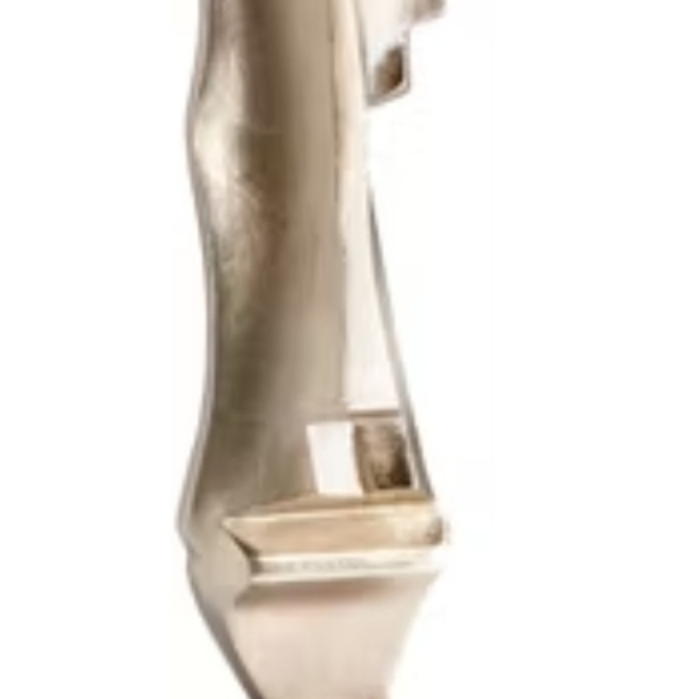 Elegant Gold Sculpture
